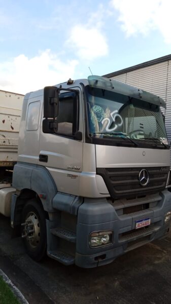 MERCEDES BENZ AXOR 2540 S Leilão da PRF reúne mais de 600 veículos