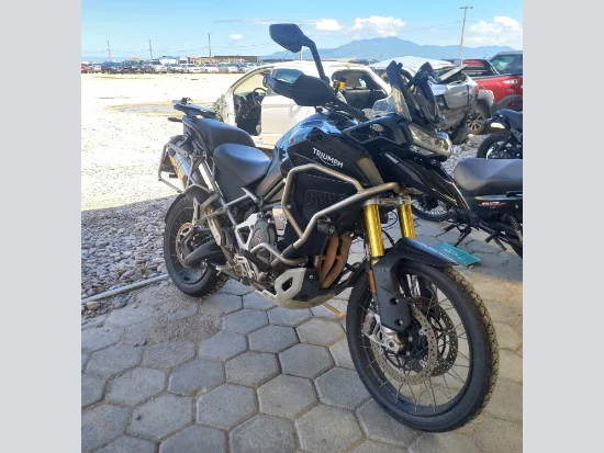 Triumph Tiger 1200 RA Leilão de Seguradora tem carro de Luxo e motos premium