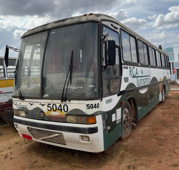VOLVO B58 4X2 Leilão de Prefeitura