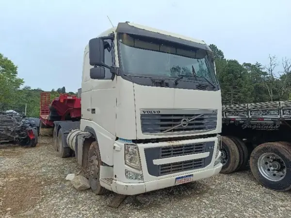 VOLVO FH 460 6X4T Leilão da PRF tem 85 carros, caminhão e motos
