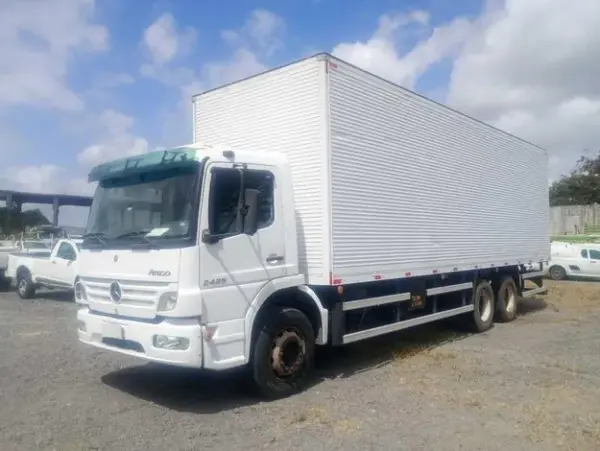 CAMINHÃO BAÚ MERCEDES BENZ ATEGO Leilão renovação de frota da TNT FedEx