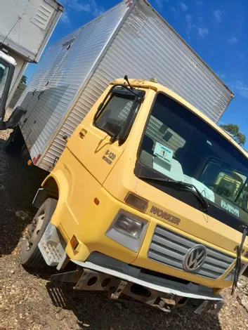 CAMINHÃO BAÚ VOLKSWAGEN Leilão da Pepsico traz Caminhão Baú com lances a partir de R$ 2.500