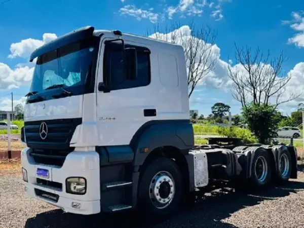 Caminhão Mercedes BENZ AXOR Leilão de Frota veiculos Pesado