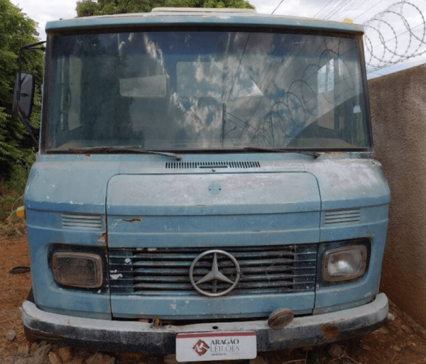 Caminhão Mercedes BENZ L 708 Leilão veiculos de frota do governo estadual