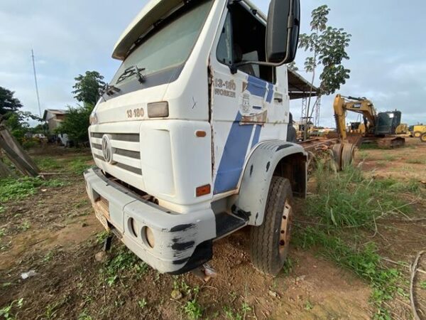 Caminhão Volkswagen VW 13.180 EURO Leilão de veiculos frota de prefeitura