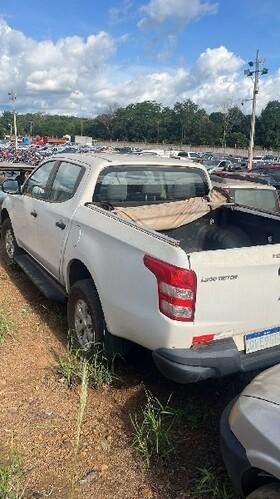 Caminhonete Mitsubishi L200 TRITON Leilão do Detran tem 400 veículos