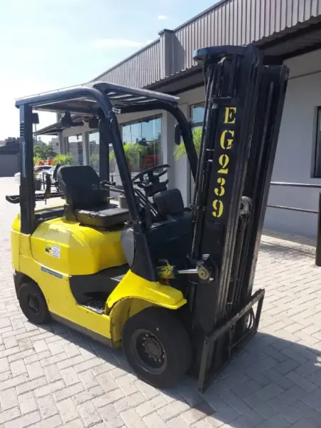 EMPILHADEIRA TOYOTA Leilão em SP tem carros, caminhões e pneus