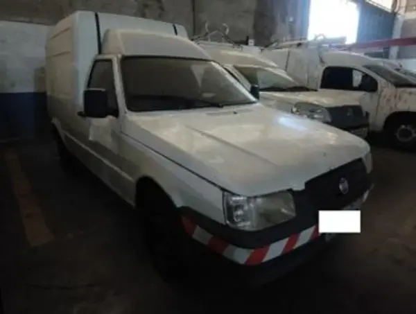 FIAT FIORINO FLEX Leilão de Empreiteira tem caminhão e caminhonete