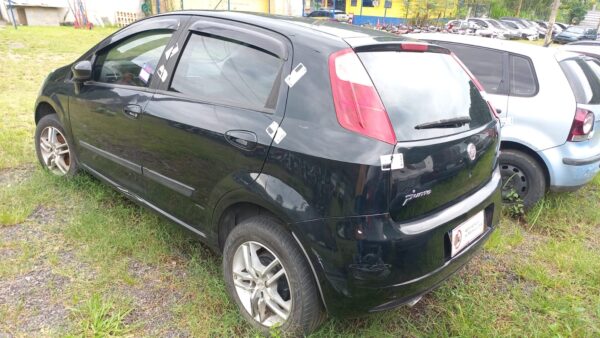 FIAT PUNTO HLX Leilão com 70 veículos apreendidos
