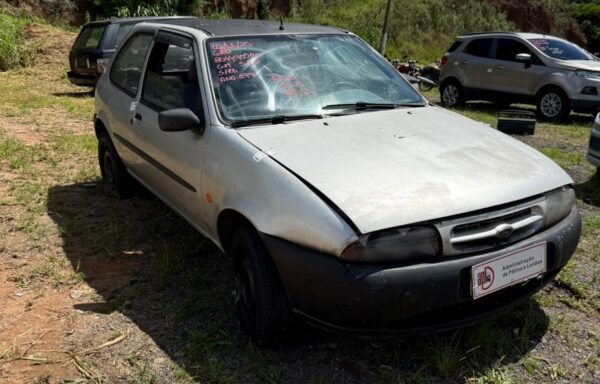 FORD FIESTA Leilão com 70 veículos apreendidos