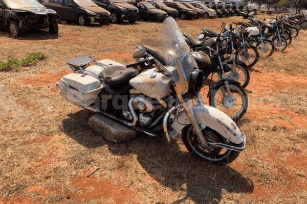 HARLEY-DAVIDSON-POL-FLHP-ROAD-KING-leilao-de-viaturas-do-Exercito-Brasileiro-
