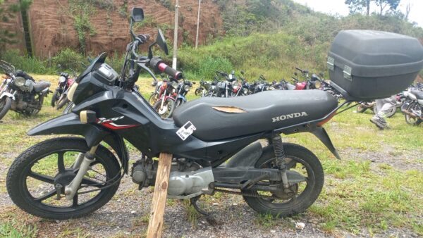 HONDA POP100 Leilão com 70 veículos apreendidos