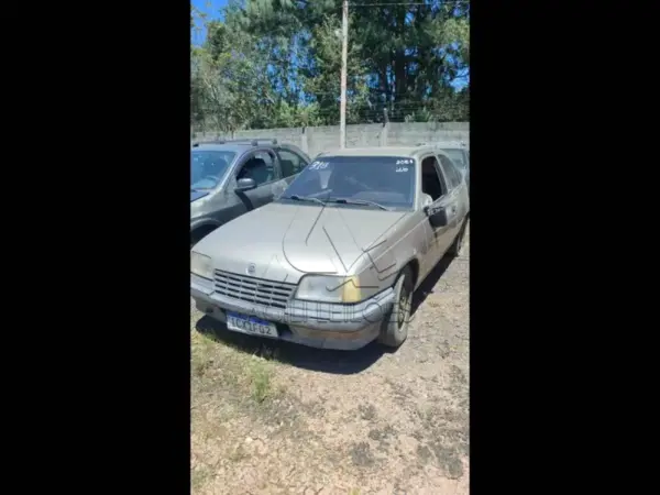 KADETT GL Leilão do Detran reúne 555 veículos
