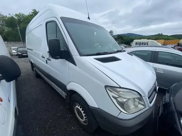 MERCEDES BENZ Leilão renovação de frota da TNT FedEx