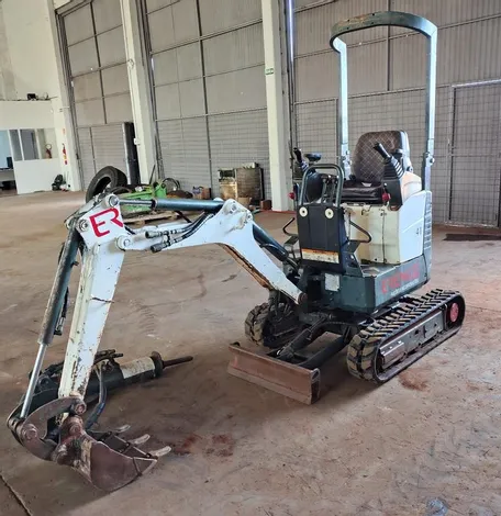 MINIESCAVADEIRA COM ROMPEDOR BOBCAT Leilão de Frota veiculos Pesado