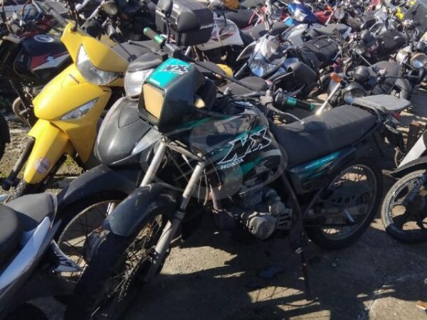 Moto HONDA NX200 Leilão veiculos do DER são paulo