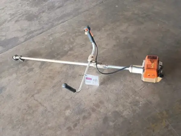 ROÇADEIRA MANUAL, STIHL FS220 Leilão do Agronegócio