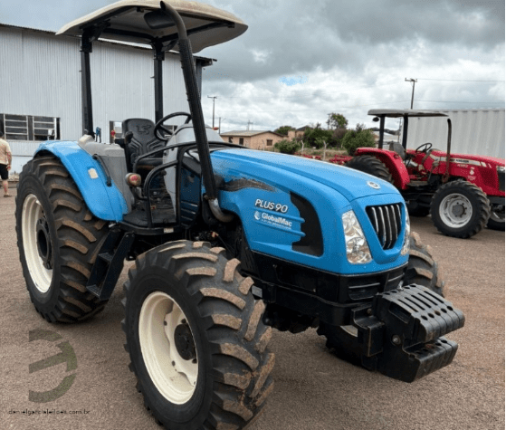 TRATOR AGRÍCOLA Leilão de Prefeitura