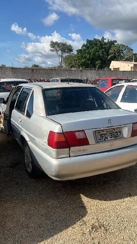 VOLKSWAGEN - SANTANA Leilão do Detran tem 400 veículos