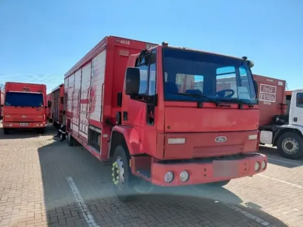CAMINHÃO TRANSPORTE DE BEBIDAS FORD CARGO Leilão veiculos coca-cola fensa