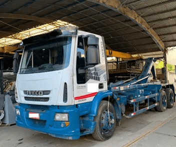 Caminhão Iveco Truk Leilão em São Paulo oferece Avião monomotor e máquinas industriais