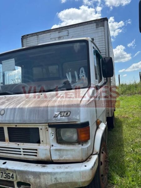 Caminhão Mercedes BENZ Leilão veiculos do Tribunal