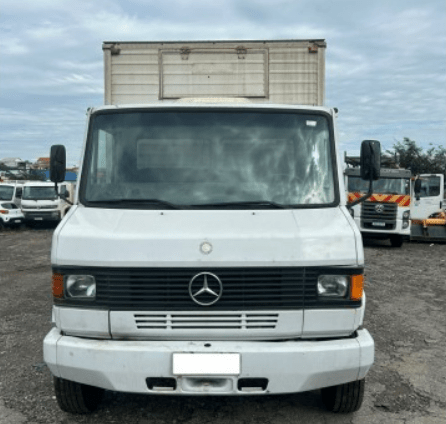 Caminhão Mercedes-Benz leilão veículos de frota da Telemont