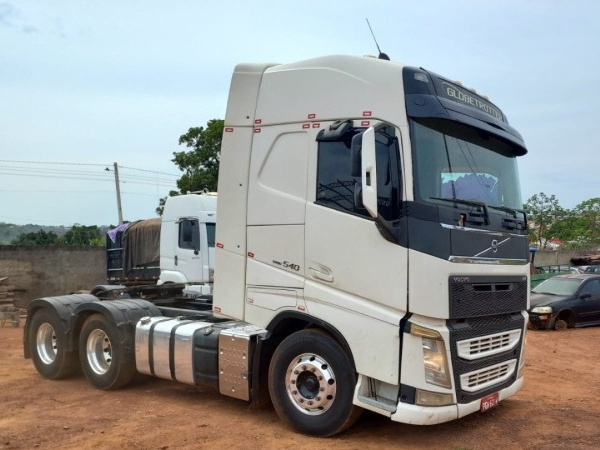 Caminhão VOLVO FH 540 6X4T Leilão da PRF
