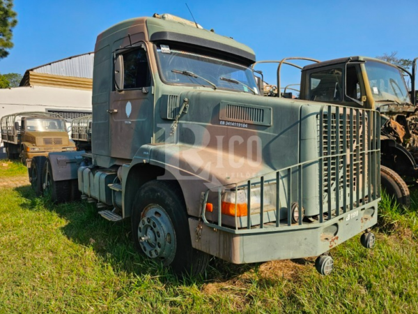 Caminhão VOLVO NL12 360 6X4 leilão de viatura do exercito