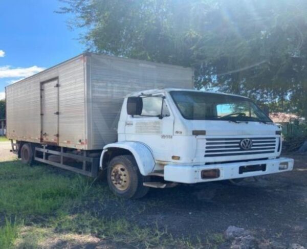 Caminhão VW 12.140 H leilão veiculos de universidade federal