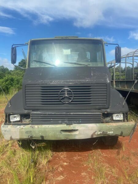 Caminhão militar 4x4 Mercedes BENZ LA Leilão veiculo militar do Exército