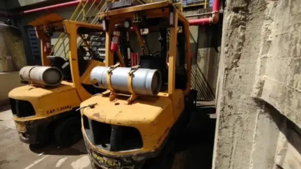 EMPILHADEIRA A GÁS HYSTER Leilão veiculos coca-cola fensa