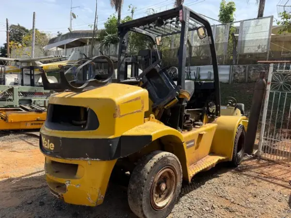 Empilhadeira YALE 10 toneladas Leilão em São Paulo oferece Avião monomotor e máquinas industriais