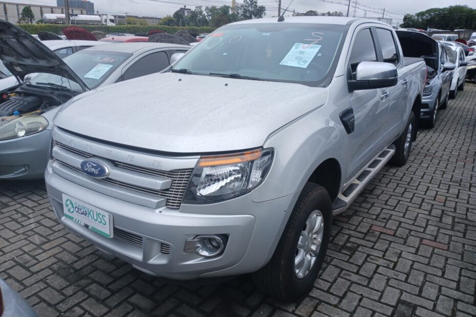 Leilão de veículos retomados de finaciamento caminhonete ford ranger XLS