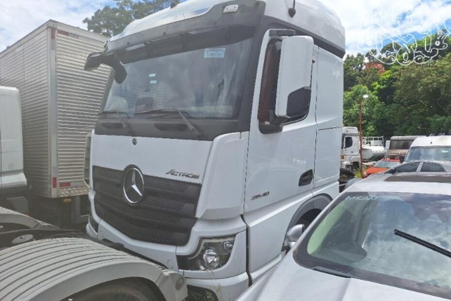 Leilão de Veiculos em São paulo Caminhão M-BENZ ACTROS