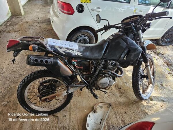 Moto HONDA XR 200R leilão veiculos frota governo paraná