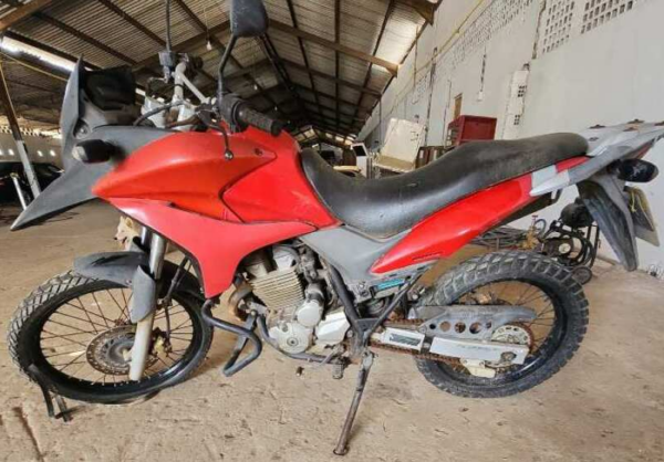 Moto Honda XRE 300 leilão veiculos frota governo estadual