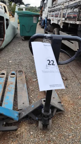 Paleteira Leilão em São Paulo oferece Avião monomotor e máquinas industriais