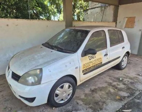 RENAULT CLIO DNIT realiza leilão de sua frota com caminhonetes 4x4