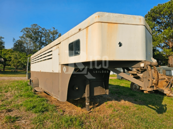 Reboque para carga viva RUSSO leilão de viatura do exercito