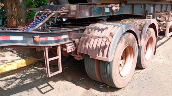 SEMI REBOQUE ESTRADA DOLLY leilão veiculos do tribunal de justiça