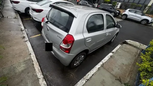 TOYOTA ETIOS HB X Multinacional faz leilão de sua frota