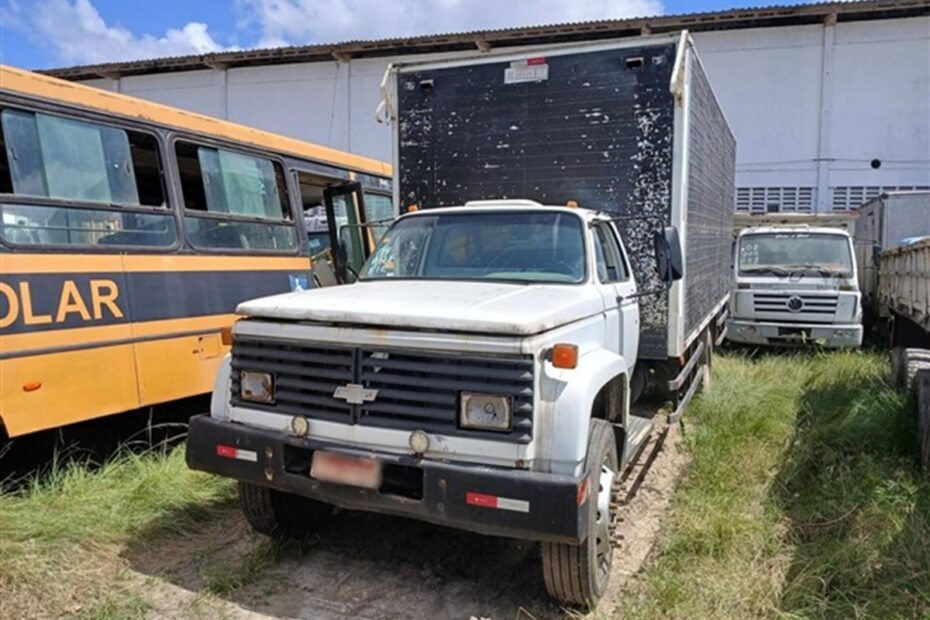 leilão de veiculos PRF Caminhão CHEVROLET 12000 CUSTOM