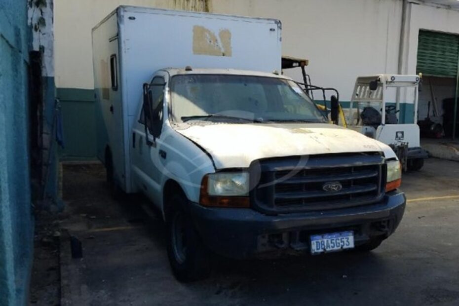 leilão veiculos em são paulo Caminhão FORD F350