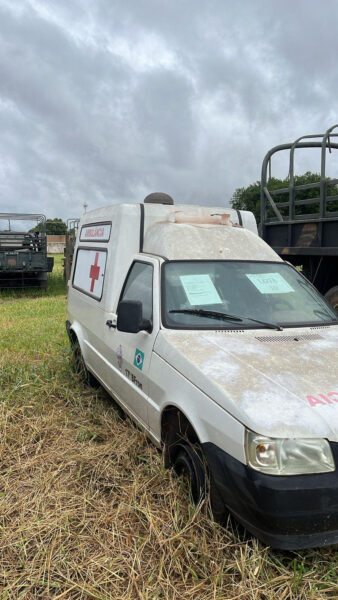 Ambulância SR Fiorino leilão de viatura do exercito