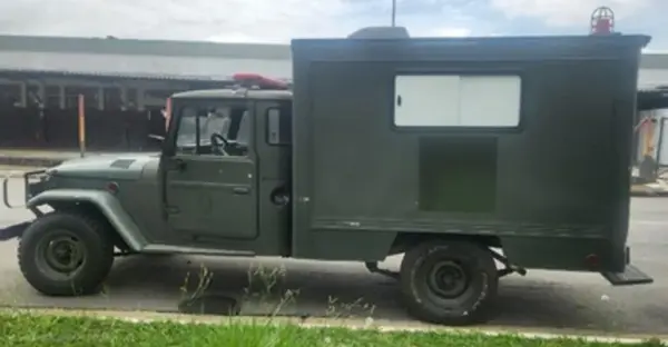 Bandeirante Toyota Leilão do Exército tem viaturas militares 4x4