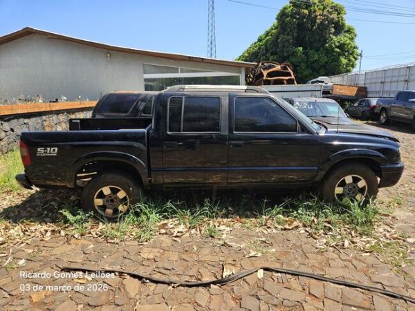 CAMINHONETE S10 EXECUTIVE Leilão de viaturas da Polícia Civil