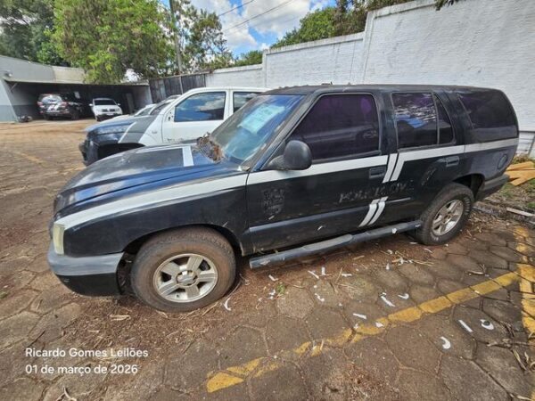 CAMIONETA BLAZER ADVANTAGE Leilão de viaturas da Polícia Civil