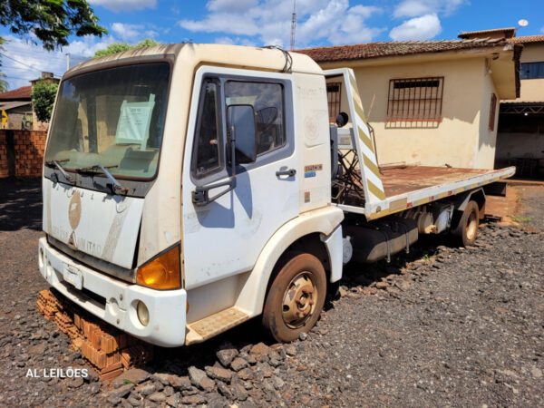 Caminhão AGRALE 8500 TCA GUINCHO leilão de frota policia militar