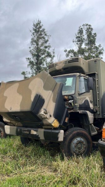Caminhão Baú Frigorífico Mercedes-Benz Exército Brasileiro Abre Leilão de Viaturas militar